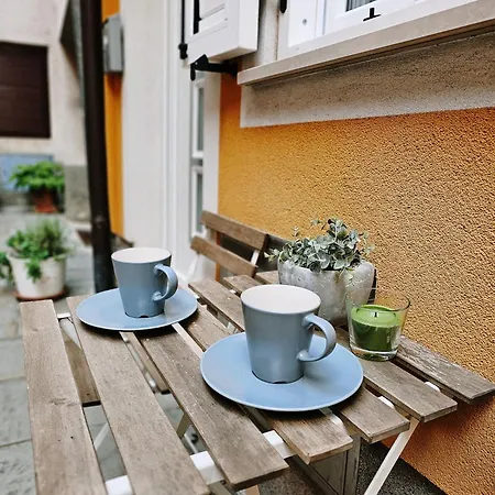 Astina Appartement *